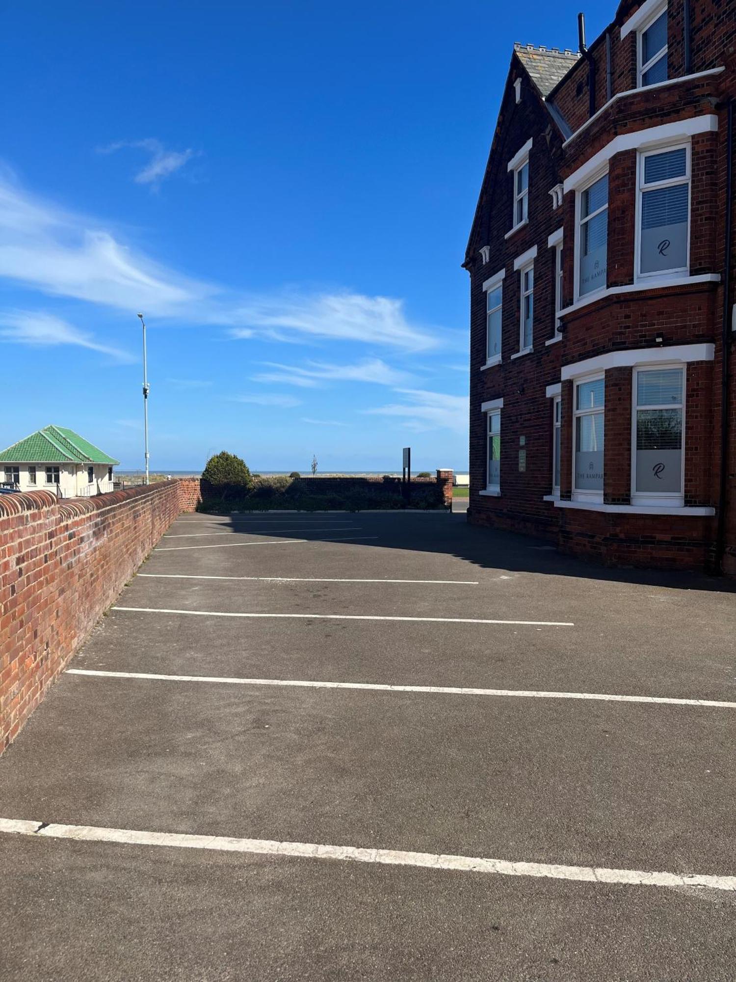 Aparthotel The Rampart Great Yarmouth Esterno foto